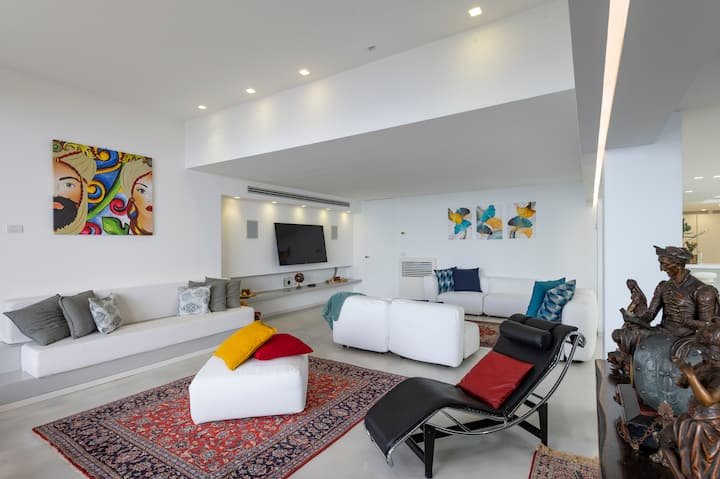 Addaura Home um terraço com vista para o mar