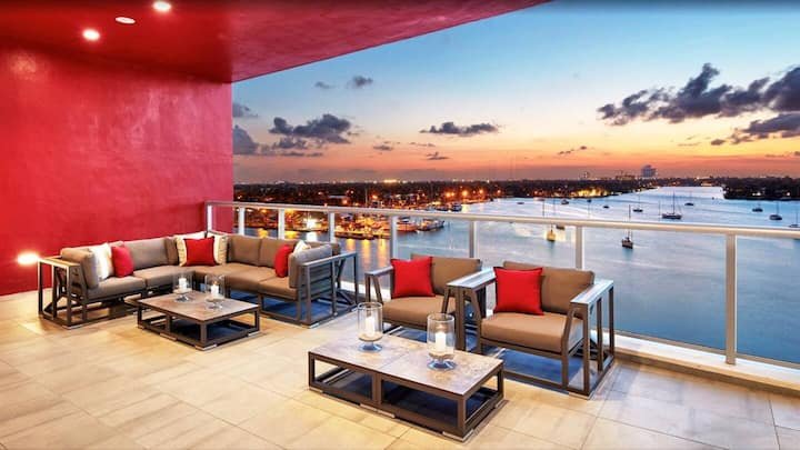 Vistas deslumbrantes da costa perto de Hollywood Beach