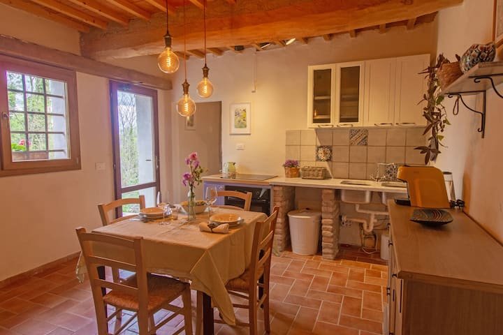 Apartamento com jardim e piscina – Il Pietrone