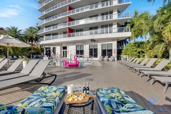 Resort espetacular, localização privilegiada, varanda, academia