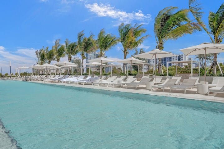 NOVO: Alegria à beira-mar: 1 quarto/1,5 banheiro na ensolarada Miami