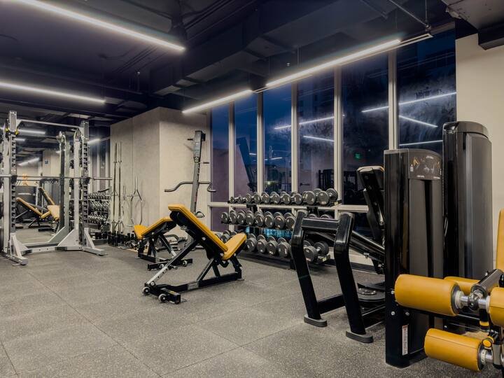 Condomínio de luxo de 1 quarto com vista para o mar e para a cidade