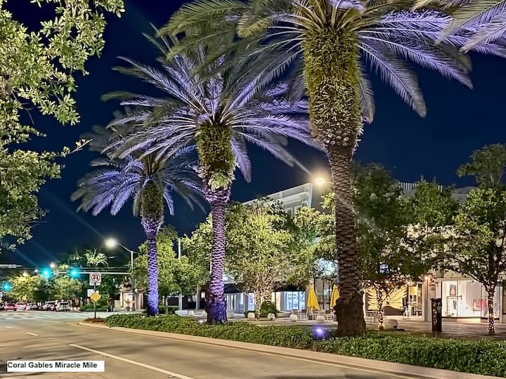 Quarto privativo na Coral Way!