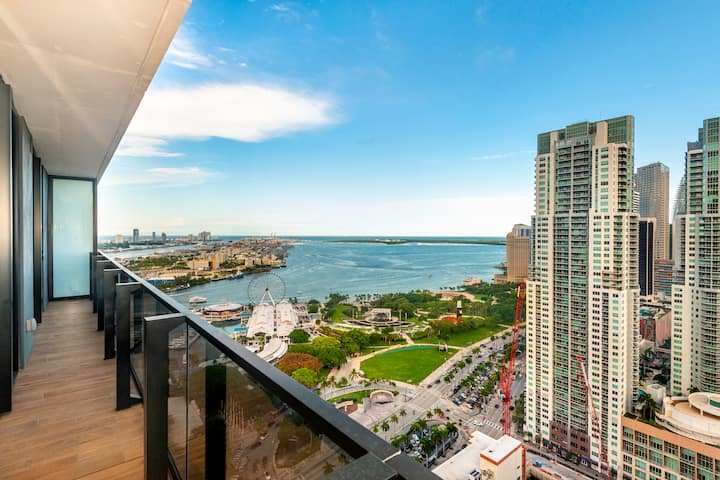 Urban Bayview Haven · Piscina e terraço #4417