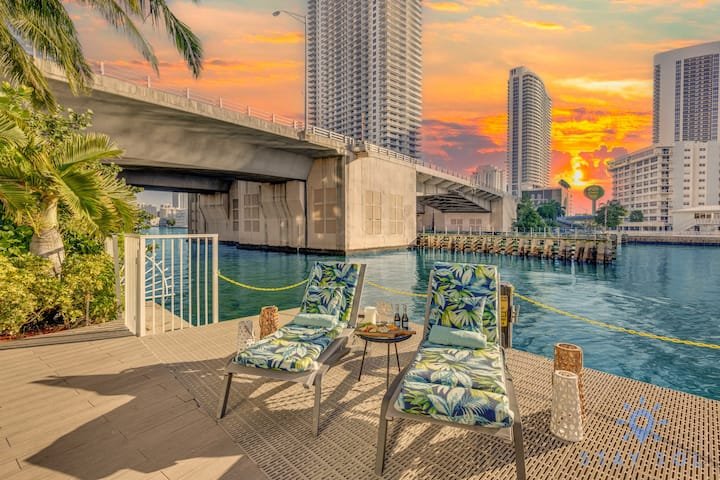 Resort espetacular, localização privilegiada, varanda, academia