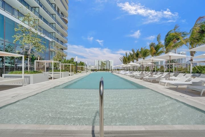 NOVO: Alegria à beira-mar: 1 quarto/1,5 banheiro na ensolarada Miami