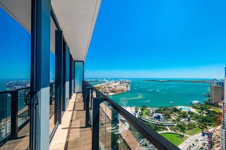 Urban Bayview Haven · Piscina e terraço #4417