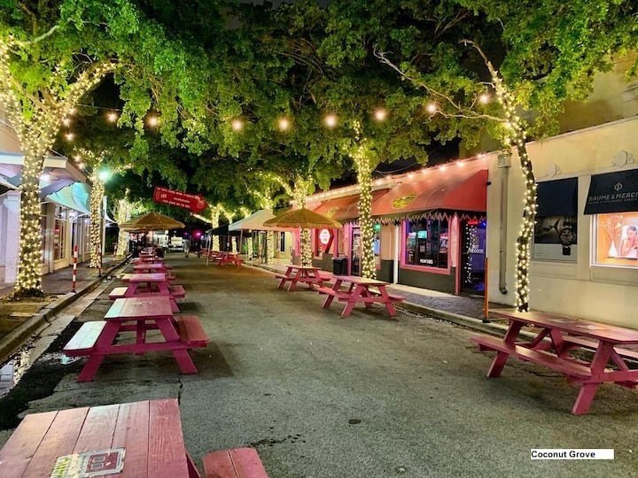 Quarto privativo na Coral Way!