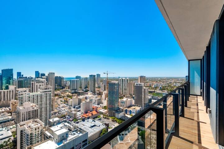 Urban Bayview Haven · Piscina e terraço #4417