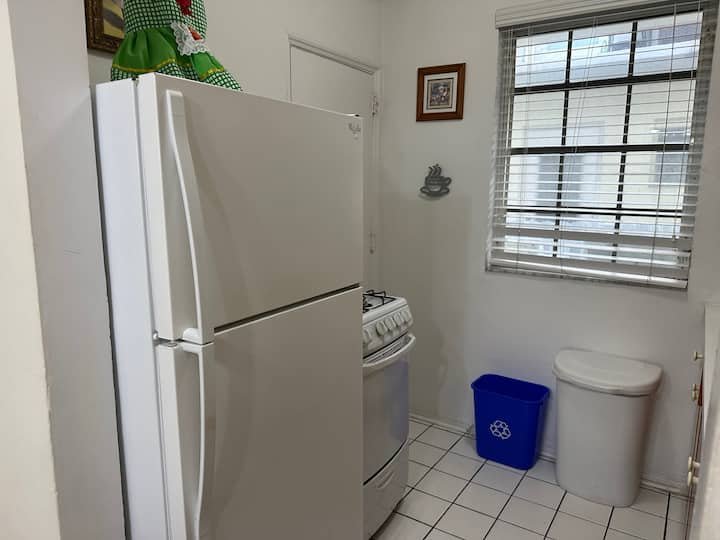 SoBe #6-2 Queen Beds,Futon -FREE PARKing, Kitchen