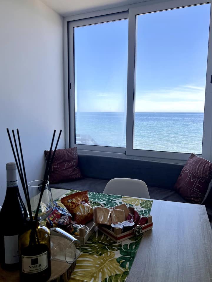 Loft à beira-mar, com acesso privativo à praia