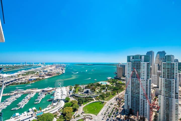 Urban Bayview Haven · Piscina e terraço #4417