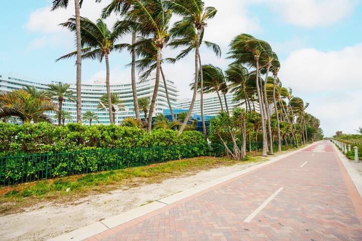Suíte de 1 quarto com vista para o mar Fontainebleau Tresor