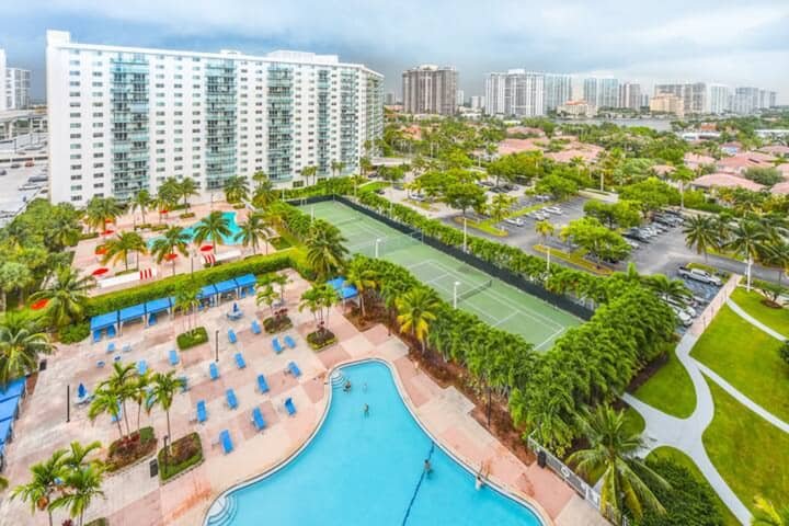 Fontainebleau | 1BR Striking Resort & Ocean View