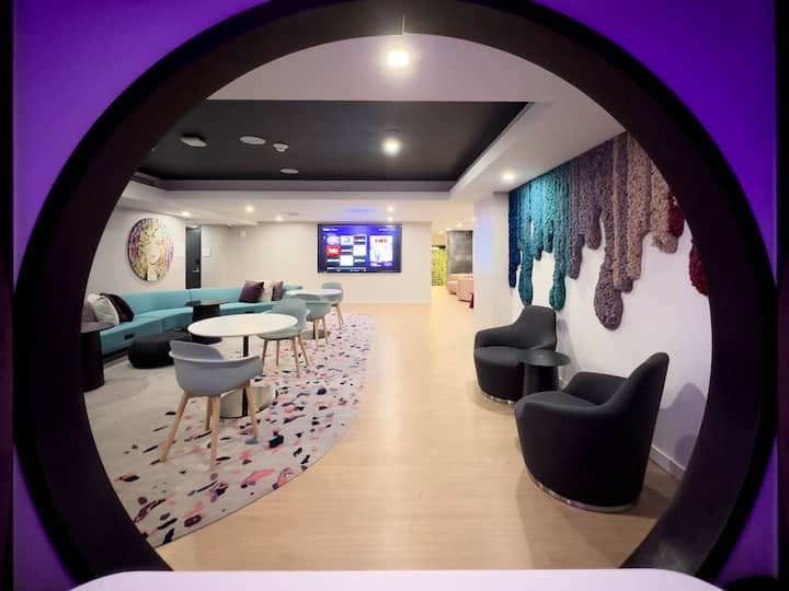 Condomínio de luxo de 1 quarto com vista para o mar e para a cidade