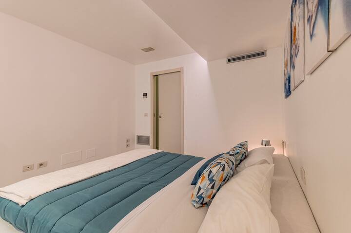 Addaura Home um terraço com vista para o mar