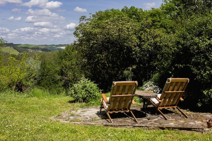 Apartamento com jardim e piscina – Il Pietrone