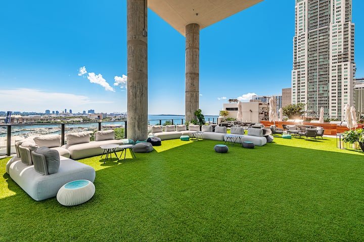 Urban Bayview Haven · Piscina e terraço #4417