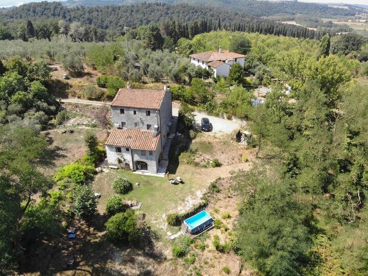 Apartamento com jardim e piscina – Il Pietrone