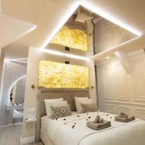 Suíte de luxo e banheira de hidromassagem privativa – Home cinema