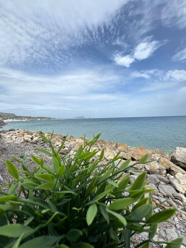 Loft à beira-mar, com acesso privativo à praia