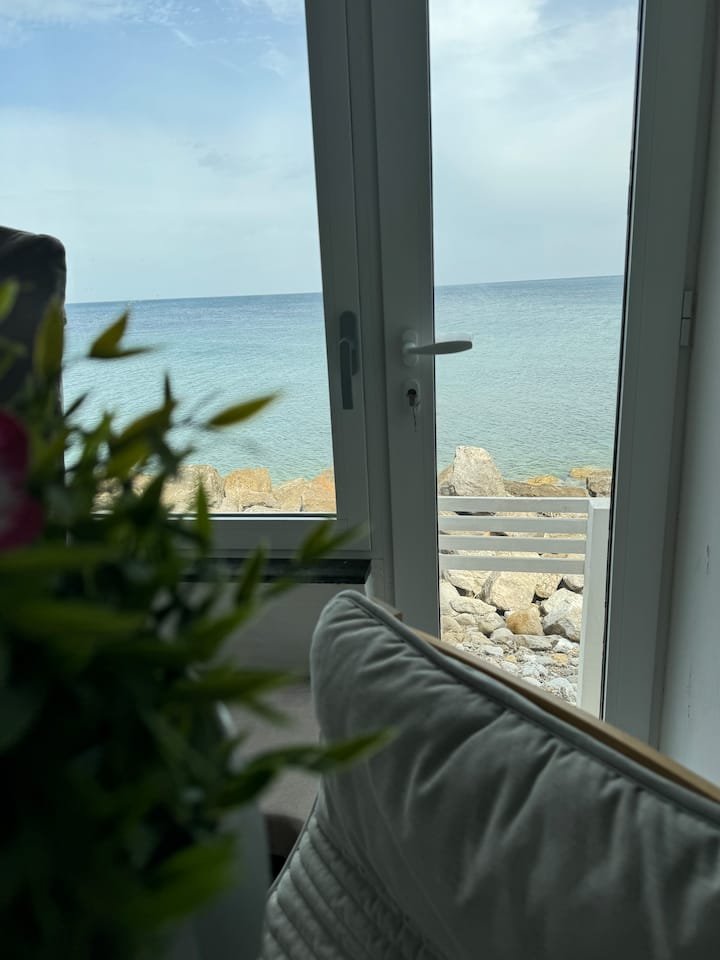 Loft à beira-mar, com acesso privativo à praia