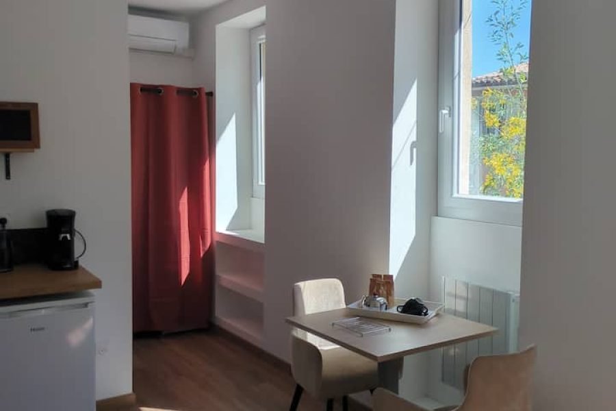 Apartamento iluminado e fresco, centro da cidade