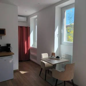 Apartamento iluminado e fresco, centro da cidade