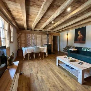 Orla da floresta e perto do oceano