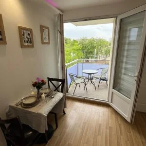 Torne-se um anfitrião    Estúdio aconchegante no centro