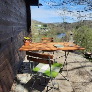 Cabana na floresta à beira do lago – Glamping
