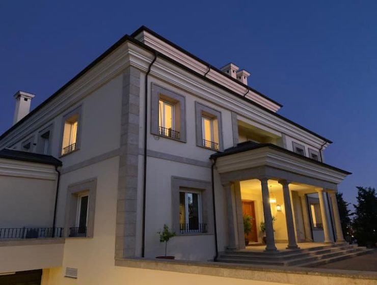 APARTAMENTO PRIVADO 200 m/2. DENTRO DA GRANDE CASA URBANA DE LUXO