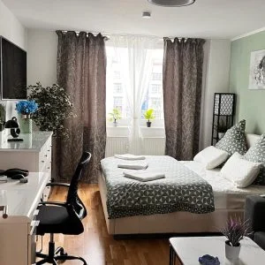 Tão verde no meio de Berlim! Para o S-Bahn e metrô 7 min!