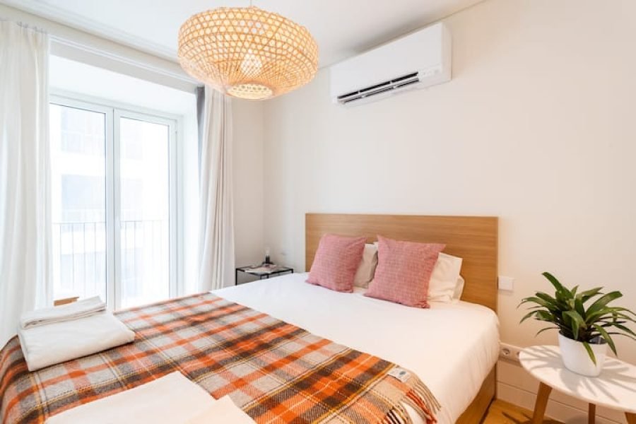 Apartamento NOVÍSSIMO em área típica com ar-condicionado – II.