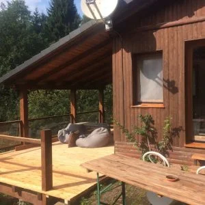 Casa de hóspedes da família Waldkauz no meio da floresta