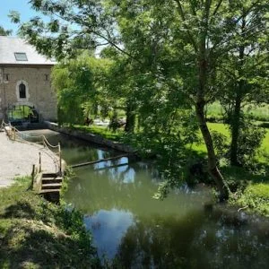 Moinho de água familiar no coração de Sarthe