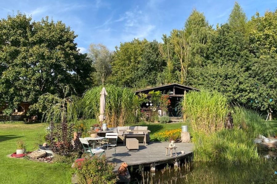 Casa de campo à beira da floresta