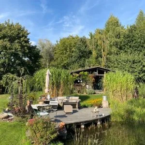 Casa de campo à beira da floresta