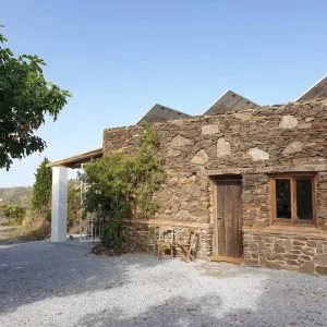 O estúdio na Finca la Vida com vista para o mar