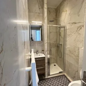 Estúdio aconchegante e agradável no centro da cidade de Paris  Compartilhar  Salvar