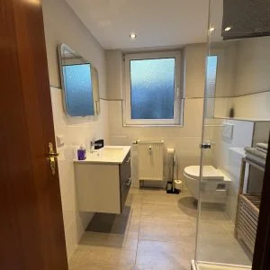 Belo apartamento reformado em local tranquilo