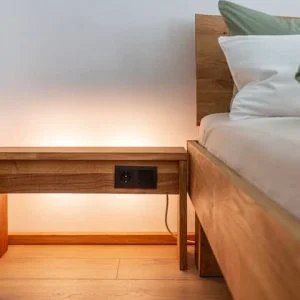 Apartamento iluminado com vista para a floresta