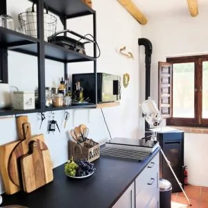 O estúdio na Finca la Vida com vista para o mar