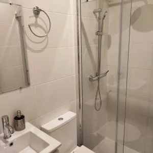 Suíte privativa com vista para o Tejo