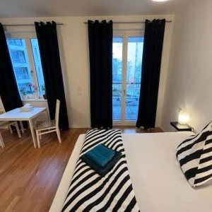 Carré Voltaire, Quarto TOP privativo com varanda!