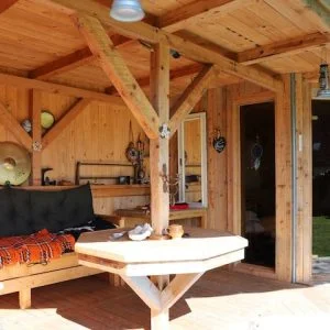 Casa de campo à beira da floresta