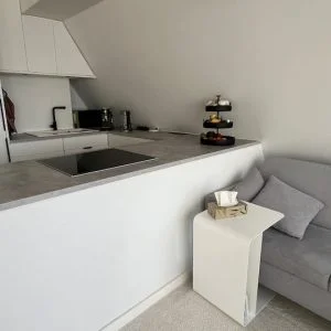 Quarto muito bonito com varanda e terraço  Compartilhar  Salvar