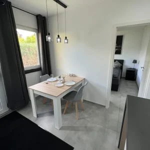 Apartamento de 1 quarto com banheiro