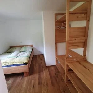 Casa de hóspedes da família Waldkauz no meio da floresta