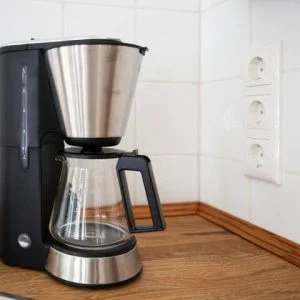 Apartamento iluminado com vista para a floresta